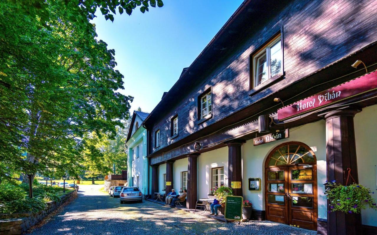 Hotel Dzban Jindrichov Exterior photo
